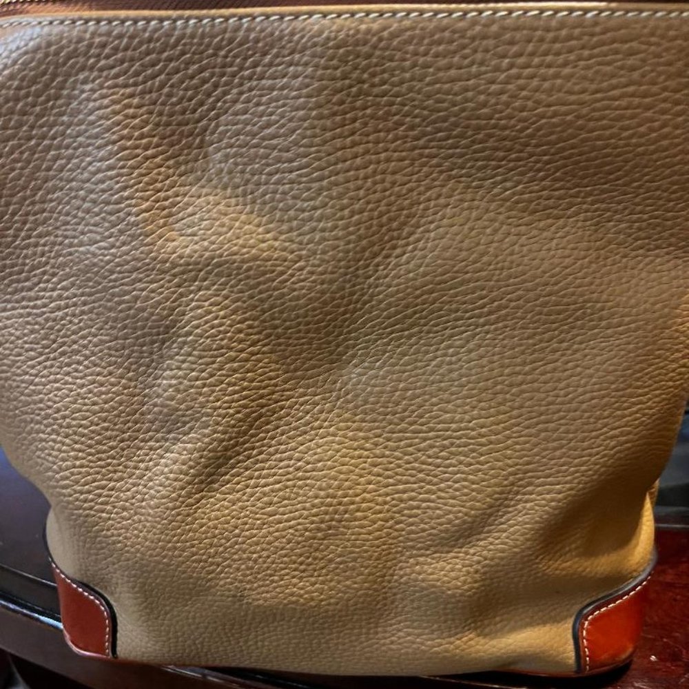 Dooney & Bourke - Picture 3 of 4